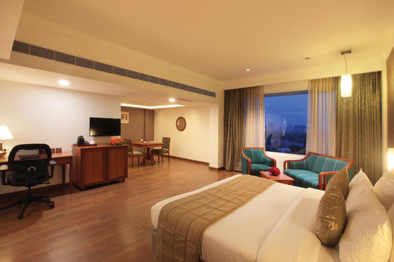 Monsoon Empress Kochi Exterior foto