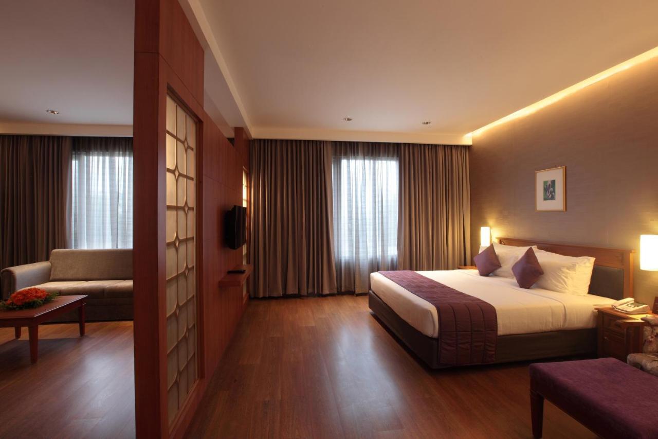 Monsoon Empress Kochi Exterior foto