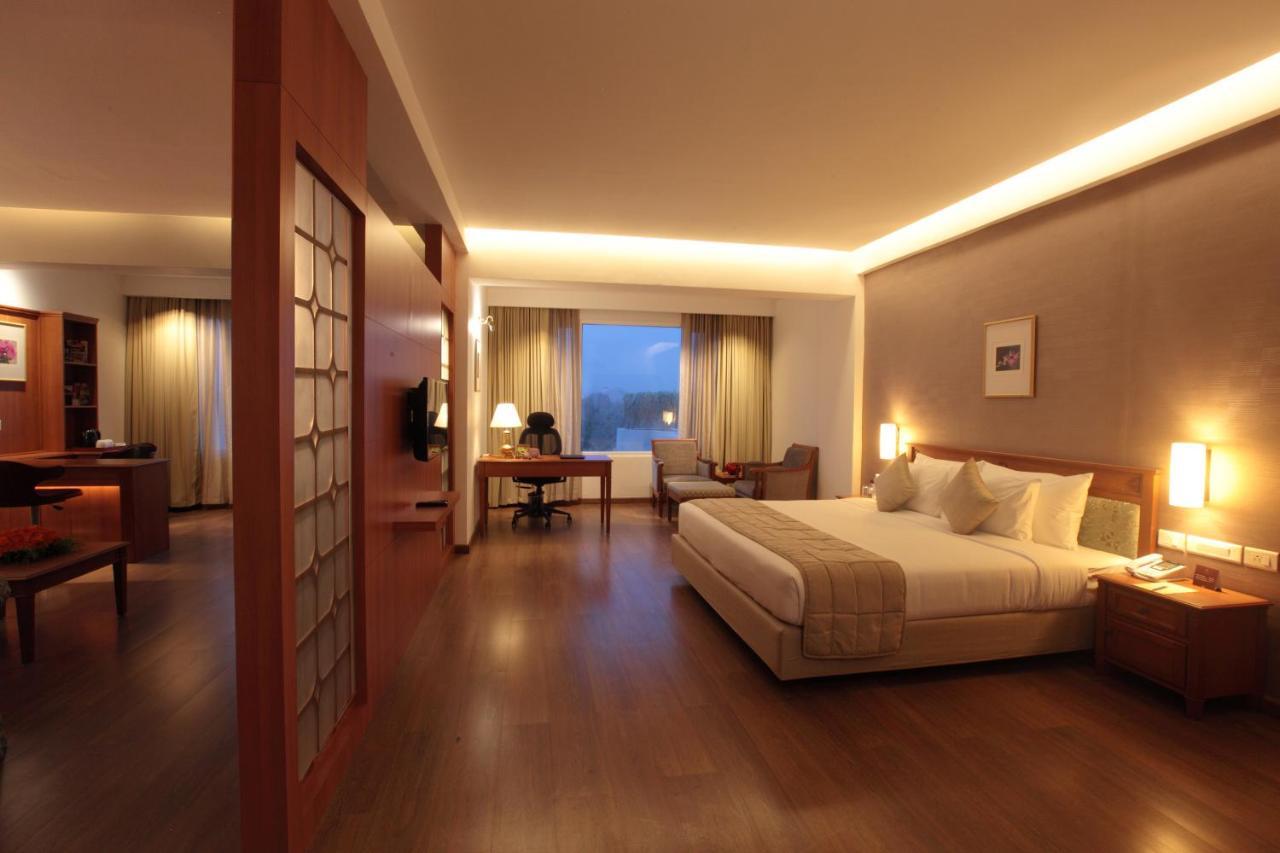 Monsoon Empress Kochi Exterior foto