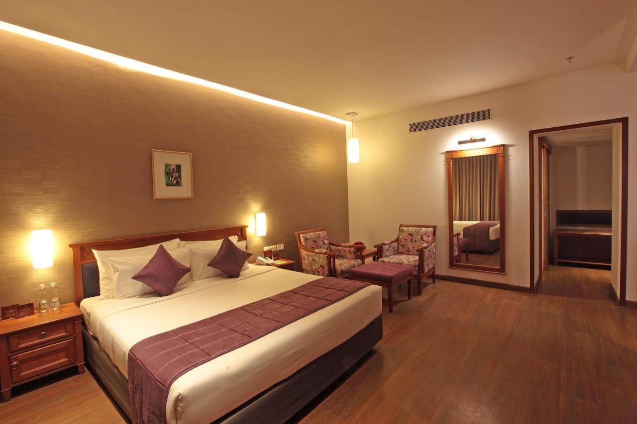 Monsoon Empress Kochi Exterior foto